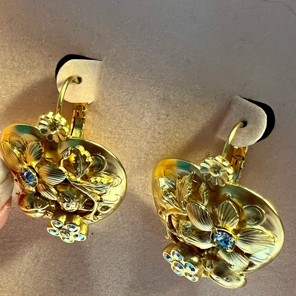 Kirk’s Folly, Beautiful Vtg Goldtone Heart Floral Earrings, ladybug, AB crystal - Picture 13 of 16